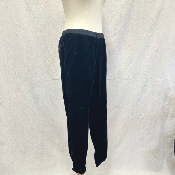 Eileen Fisher Black Crushed Velvet Tapered Ankle Pants Size Small Rayon/Silk - Picture 4 of 14